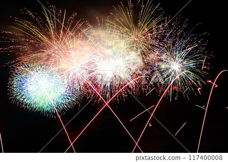 Radiating fireworks at the Kochi City Summer Fireworks Festival Radiating fireworks at the Kochi City Summer Fireworks Festival 117400008