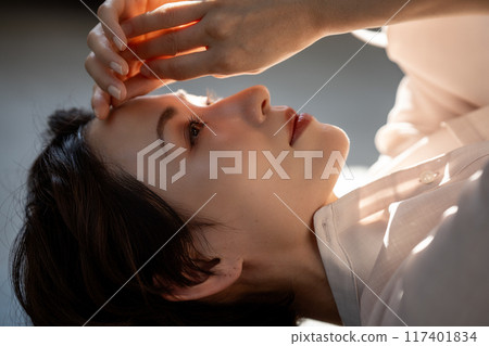 Middle-aged woman's profile beauty image Middle-aged woman's profile beauty image 117401834