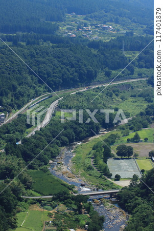 由EF65-501牽引的EL Gunmayokokawa在橫河的大自然中緩慢行駛‗拍攝於2024年8月3日 117401879