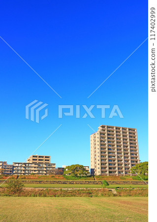 愛知縣名古屋市矢田川沿岸公寓大樓的風景 117402999