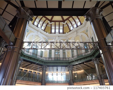 JR Tokyo Station Marunouchi South Exit illuminated by sunlight JR Tokyo Station Marunouchi South Exit illuminated by sunlight 117403761