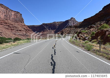 Scenery along Utah State Route 128 near Moab, Utah. Scenery along Utah State Route 128 near Moab, Utah. 117403845