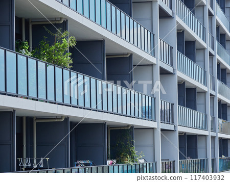 Scenery of a newly built apartment building in a Japanese residential area 117403932