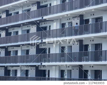 Scenery of a newly built apartment building in a Japanese residential area 117403933