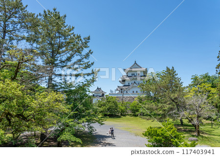 三重縣伊賀市,初夏的伊賀上野城天守閣 三重縣伊賀市,初夏的伊賀上野城天守閣 117403941
