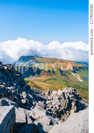 秋季攀登鳥海山：從山頂眺望（新山） 117405690