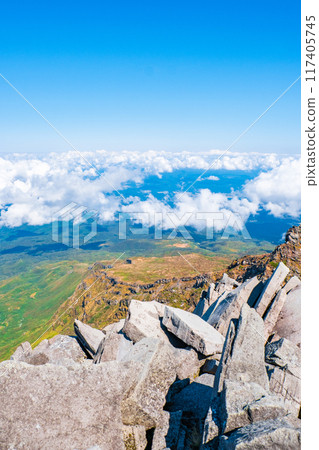 秋季攀登鳥海山:從山頂眺望(新山) 秋季攀登鳥海山:從山頂眺望(新山) 117405745