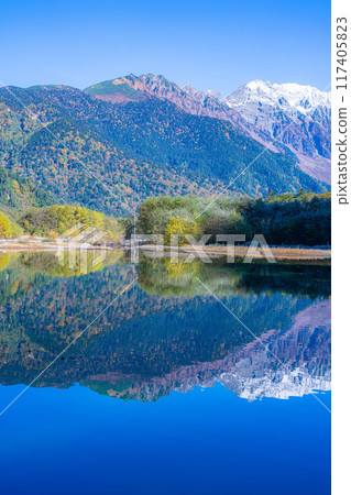 [秋季素材]秋季上高地和大正池周圍的風景[長野縣] 117405823