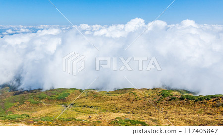 Climbing Mt. Chokai in autumn: the view from the Seven High Mountains 117405847