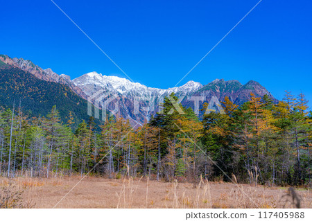 [Autumn material] Autumn Kamikochi, Tashiro Wetland and Tashiro Pond [Nagano Prefecture] 117405988