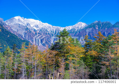 [Autumn material] Autumn Kamikochi, Tashiro Wetland and Tashiro Pond [Nagano Prefecture] 117406001