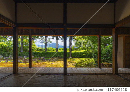 夏天京都洛北圓通寺的美麗花園 117406328