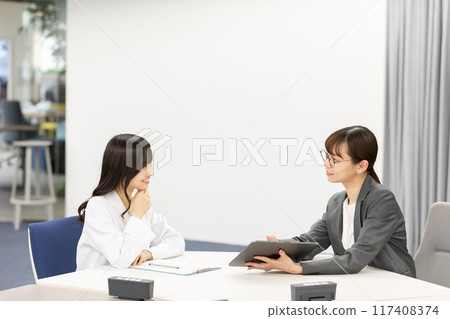 MR與醫護人員會面 117408374