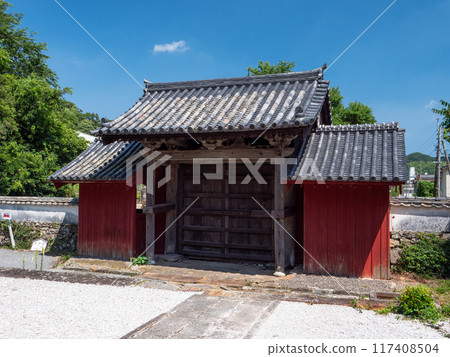 The temple gate of Banshoin Temple, Tsushima City, Nagasaki Prefecture The temple gate of Banshoin Temple, Tsushima City, Nagasaki Prefecture 117408504
