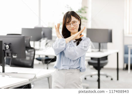 × 商人給出 NG 手勢 117408943
