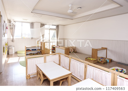 乾淨的兒童房,明亮的兒童房,兒童教育設施,教育設施,環境好的托兒所,幼兒園形像素材 乾淨的兒童房,明亮的兒童房,兒童教育設施,教育設施,環境好的托兒所,幼兒園形像素材 117409563