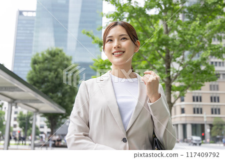 Women Business Commuting Business Women Business Commuting Business 117409792