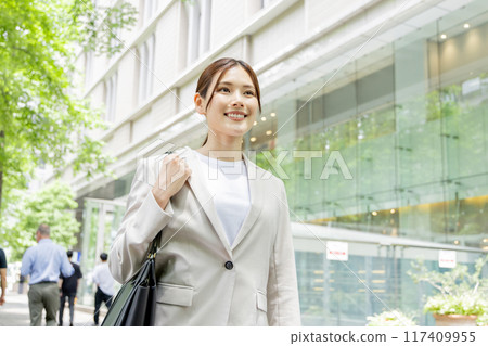 Women Business Commuting Business Women Business Commuting Business 117409955