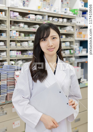 Dispensing pharmacy 117410666