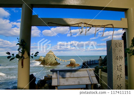 Meoto Iwa and Futamigaura (Ise City, Mie Prefecture) 117411151