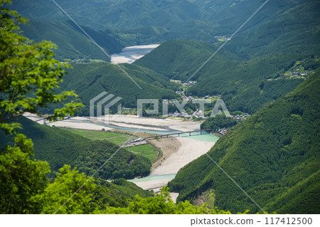 從白馬努對面的道路看到的熊野川（熊野古道/小邊）[奈良縣十津川村] 117412500