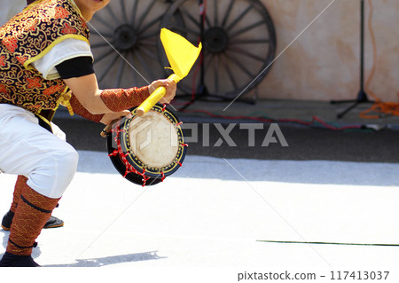 Shimedaiko during the Okinawan Eisa dance performance 117413037