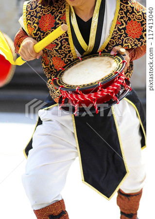 Shimedaiko during the Okinawan Eisa dance performance Shimedaiko during the Okinawan Eisa dance performance 117413040