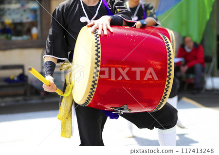 Large drums during the Okinawan Eisa dance performance 117413248