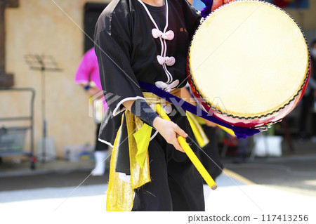 Large drums during the Okinawan Eisa dance performance 117413256