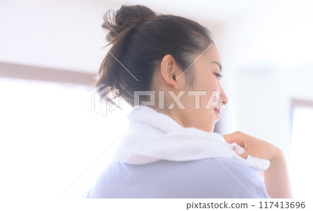 女性肖像 117413696