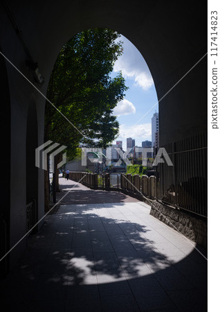 Cityscape seen from the tunnel 117414823