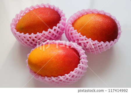 Sweet and delicious apple mango Sweet and delicious apple mango 117414992