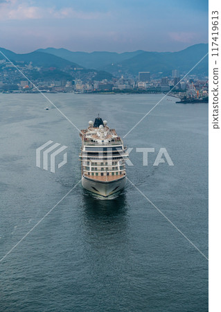 Cruise ship departs from Megami Ohashi Bridge (ZHAO SHANG YI DUN) [Nagasaki City] 117419613