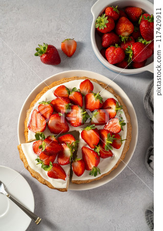 British dessert, Victoria sponge cake with fresh strawberries  117420911