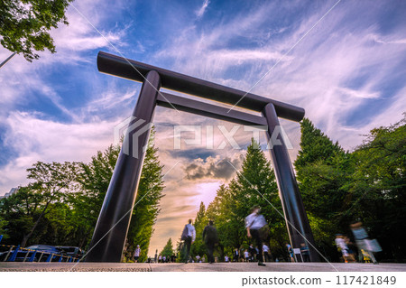 Tokyo cityscape, Japan: Victory Day... Never let the tragedy be repeated... The figures have disappeared... People visiting Yasukuni Shrine in the scorching heat = August 117421849