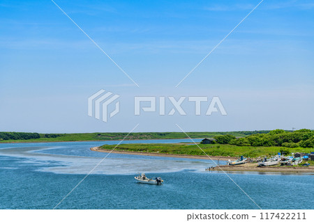 榮浦漁港是北海道東部佐呂湖的一個小漁港 榮浦漁港是北海道東部佐呂湖的一個小漁港 117422211