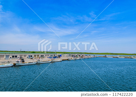 榮浦漁港是北海道東部佐呂湖的一個小漁港 117422220