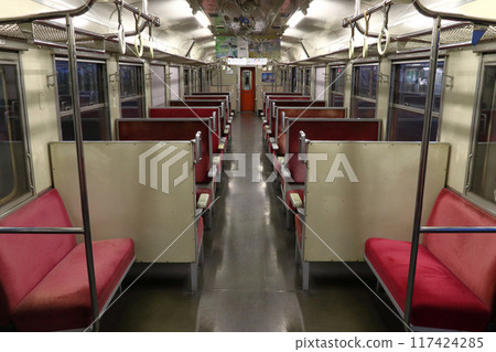 [Tokushima area] Mugi Line/Naruto Line/Tokutoku Line Kiha 40 (inside the train) 117424285