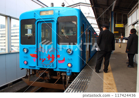 [JR-Y] Kure Line 105 Series Train (Massan Wrapped Train) 117424436