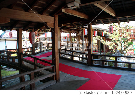 Saikyoji Temple in Shiga Prefecture, famous for autumn leaves Saikyoji Temple in Shiga Prefecture, famous for autumn leaves 117424929