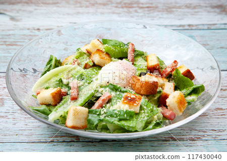 Caesar salad  117430040
