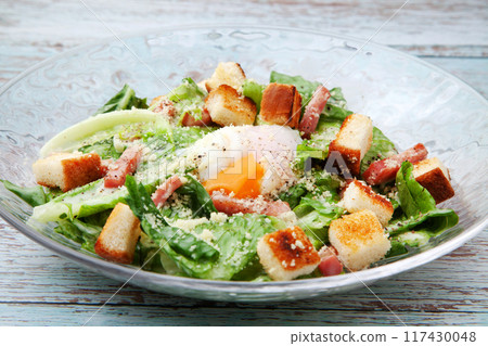 Caesar salad  117430048