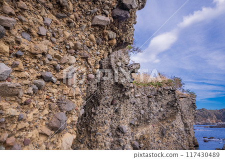 [Shizuoka Prefecture] Izu Peninsula Geopark, Ebisu Island (The wonder of underwater mudslides) 117430489
