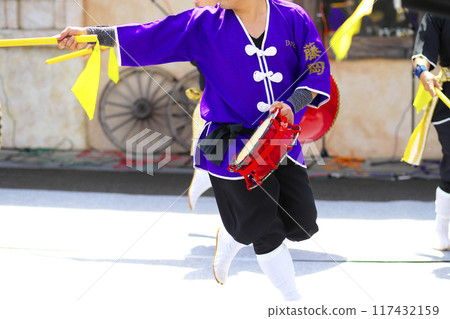 Shimedaiko during the Okinawan Eisa dance performance 117432159