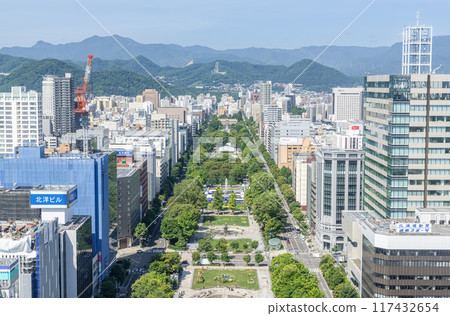 北海道札幌市、札幌市中心、大通公園和札幌城市景觀 117432654