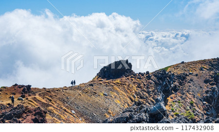 Climbing Mt. Chokai in autumn: Outer rim course 117432908