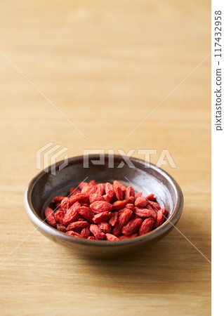 小盤子裡的枸杞 117432958