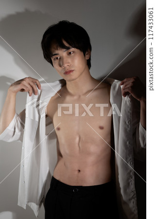 身體化妝的年輕人 117433061