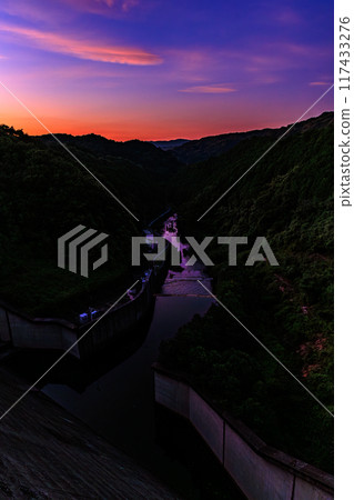 2024年夏天,奈良市東部布諾米水壩的夜景。 2024年夏天,奈良市東部布諾米水壩的夜景。 117433276