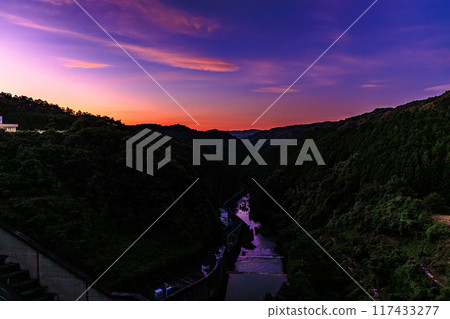 2024年夏季奈良市東部布諾米水壩的夜景。 2024年夏季奈良市東部布諾米水壩的夜景。 117433277